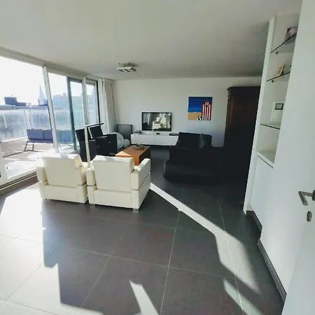 Апартаменты Penthouse Met Groot Terras