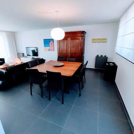 Penthouse Met Groot Terras Апартаменты *